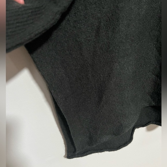 Umgee Charcoal Gray Oversized Cowl Neck Sweater Handkerchief Hem Size Small - Picture 4 of 8